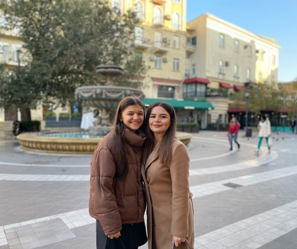 Pedaqoq Aynurə Əhmədova: "Dili gözlərinlə deyil, qulaqlarınla öyrən!"