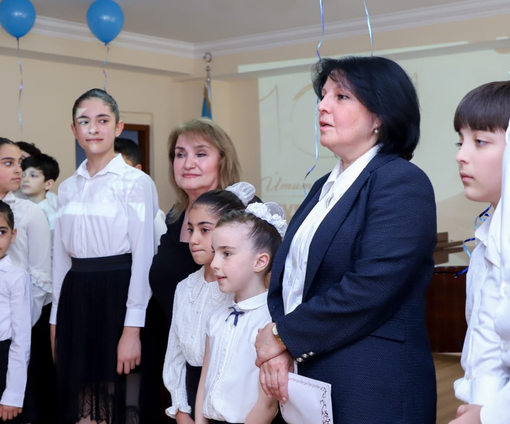 Bakı Xoreoqrafiya Akademiyasında Ümummilli lider Heydər Əliyevin ildönümünə həsr olunmuş konsert proqramı keçirilib Bakı Xoreoqrafiya Akademiyasında Ümummilli lider Heydər Əliyevin ildönümünə həsr olunmuş konsert proqramı keçirilib