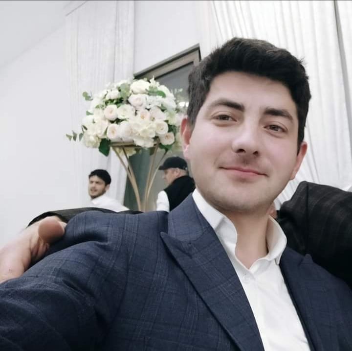 İngilis dili müəllimi Dəyanət Süleymanov: "Xarici dilin tədrisində düzgün strategiya çox önəmlidir" İngilis dili müəllimi Dəyanət Süleymanov: "Xarici dilin tədrisində düzgün strategiya çox önəmlidir"