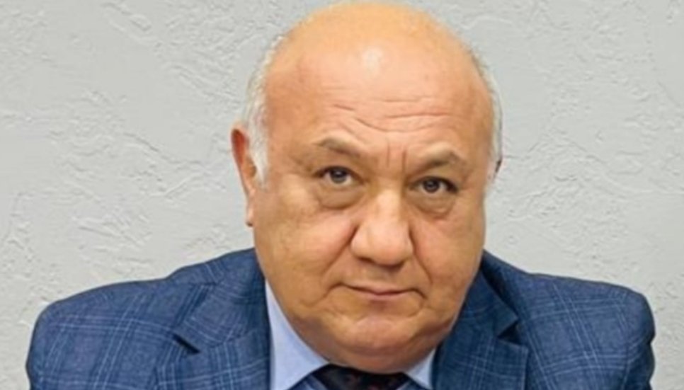 Vaqif Əsədov mətbuat nümayəndələri təbrik edib