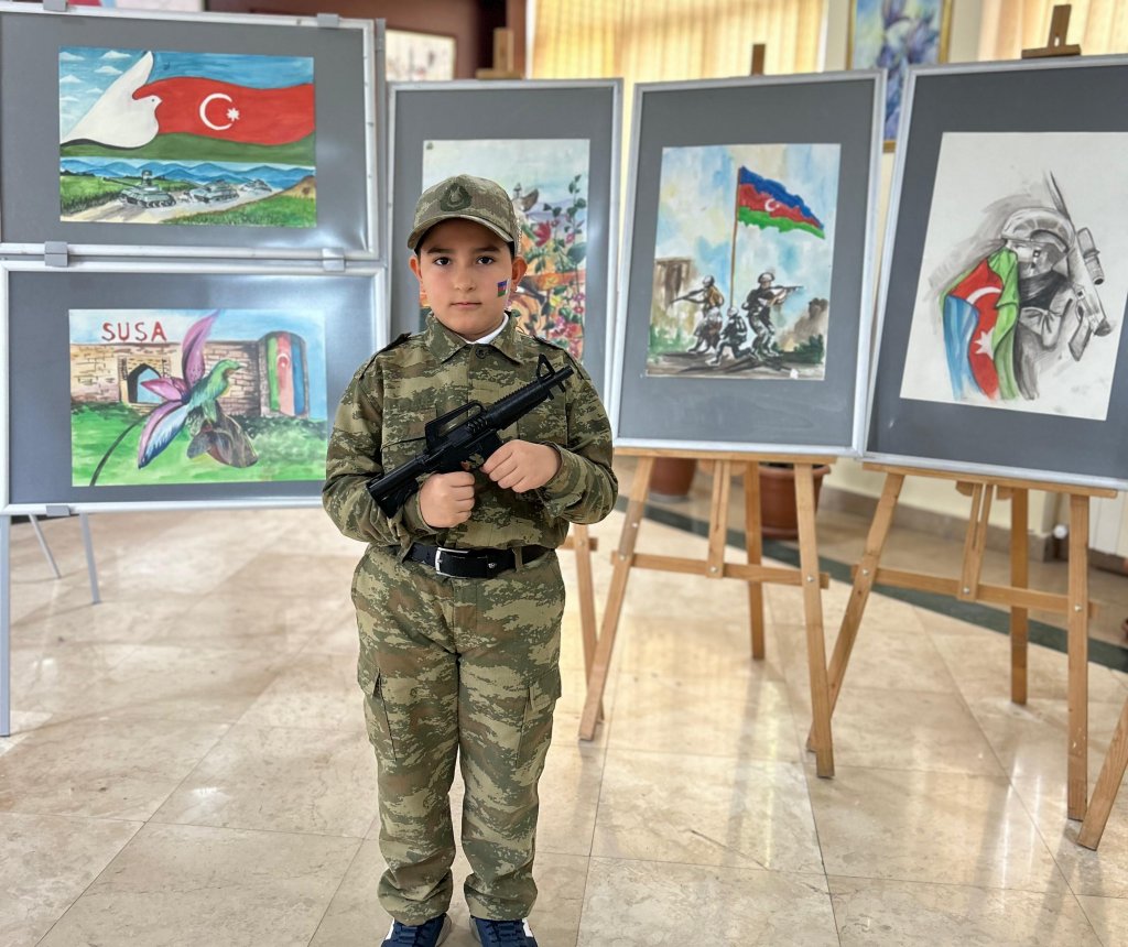242 saylı məktəbdə “Zəfər Günü” qeyd edildi