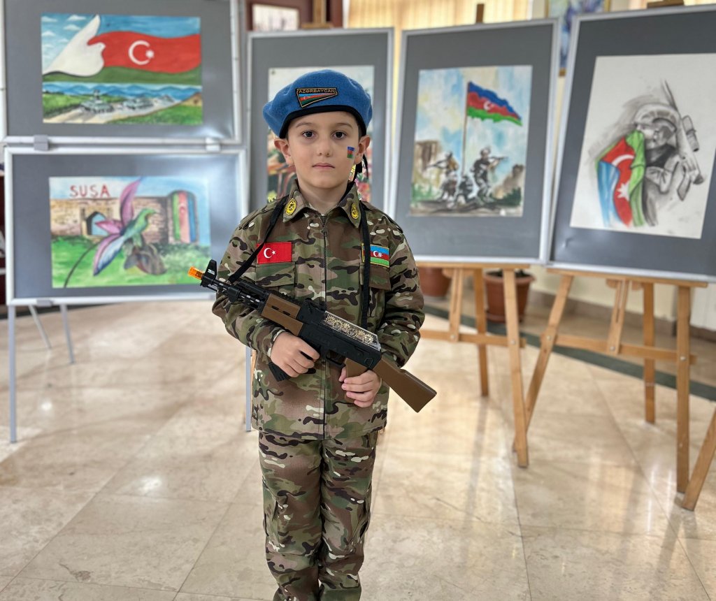 242 saylı məktəbdə “Zəfər Günü” qeyd edildi